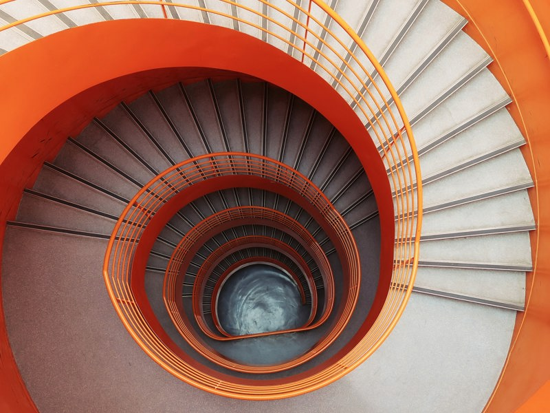 Image of a spiral staircase.