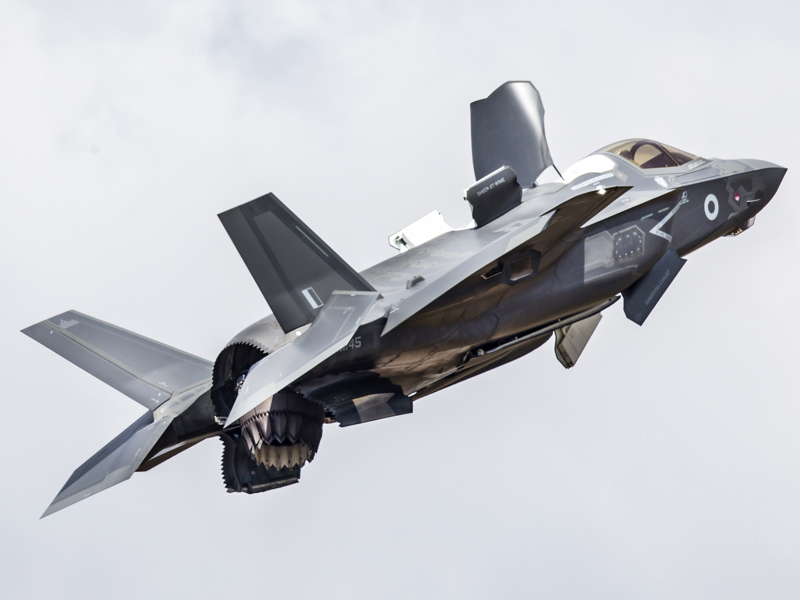 Image of a fighter jet.